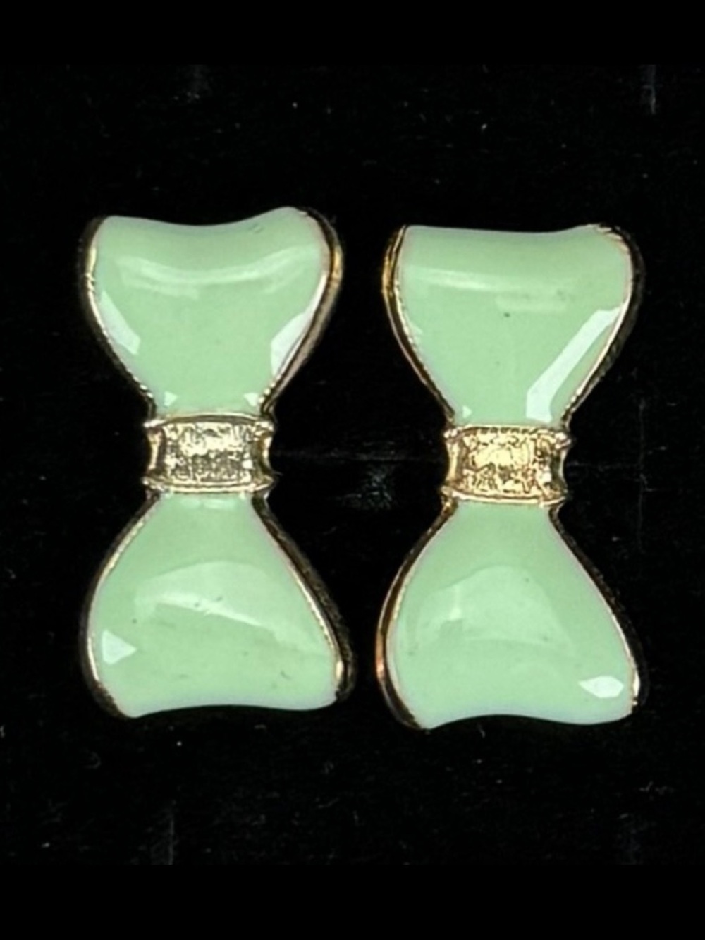 Vintage light goldtone, pastel Blue green bow design pierced earrings - Picture 3 of 12